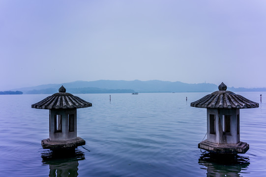 烟雨西湖