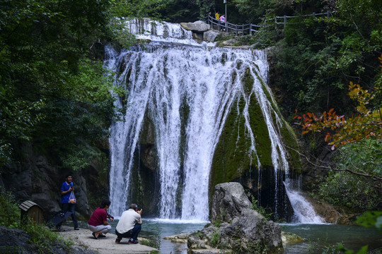 郧阳九龙瀑风景区