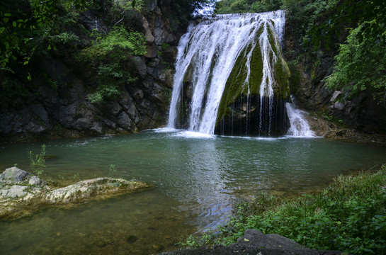 郧阳九龙瀑风景区