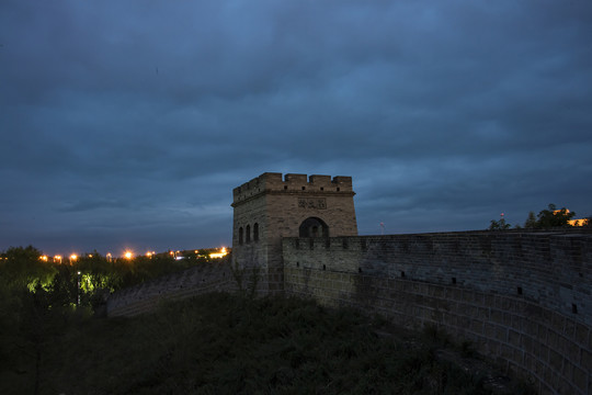 中国陕西靖边县长城烽火台夜景