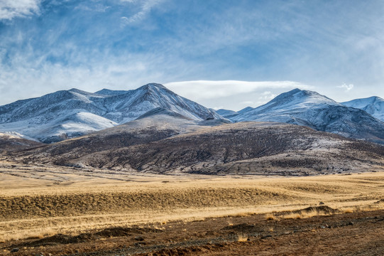 冈底斯山脉雪山