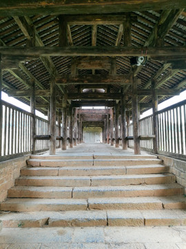 风雨桥古建筑通道