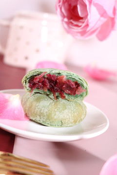 云南特产鲜花饼拍摄