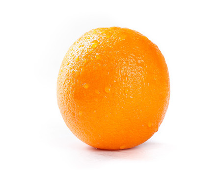 白底上摆放着橙子