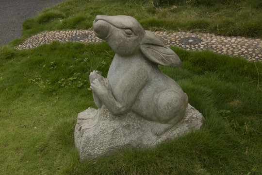 十二生肖兔子雕塑