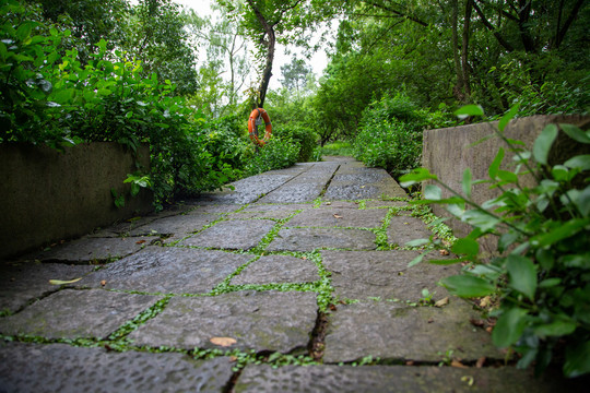 青石板路