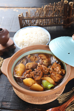 砂锅鸡肉饭套餐