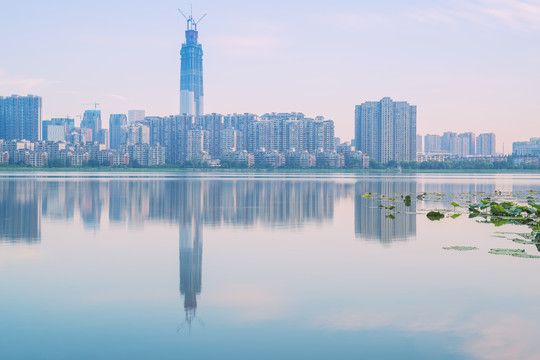 武汉城市建筑天际线和沙湖风光