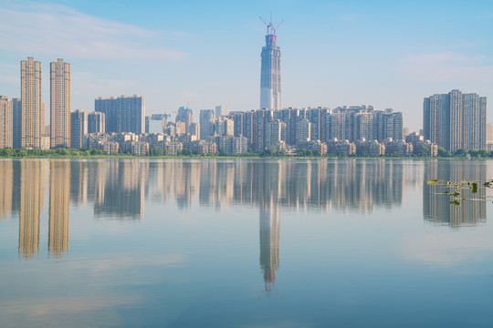 武汉城市建筑天际线和沙湖风光