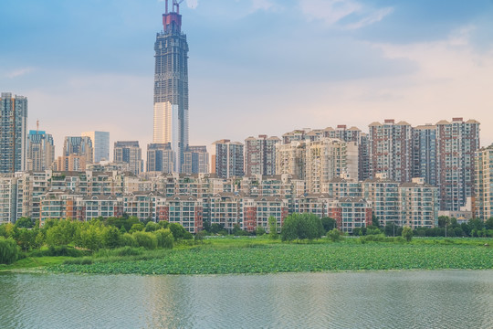 武汉城市建筑天际线和沙湖风光