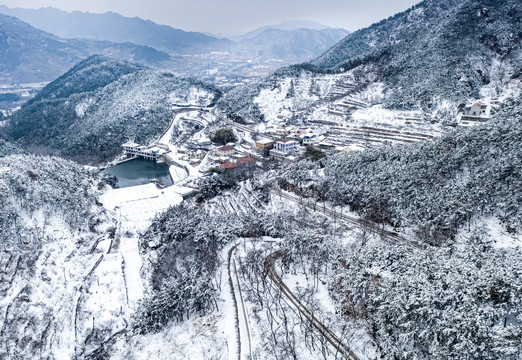 青岛市崂山区北宅街道滴水崖