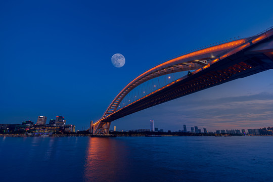 上海卢浦大桥夕阳夜景与十五月亮