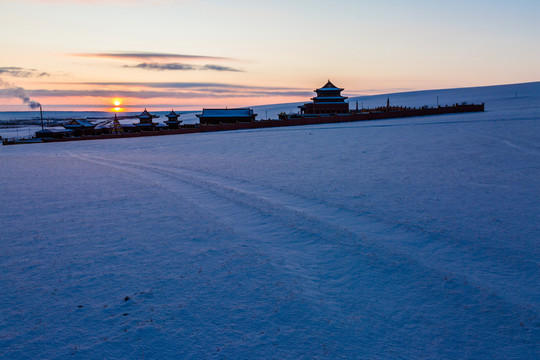 寺庙雪原日落夕阳