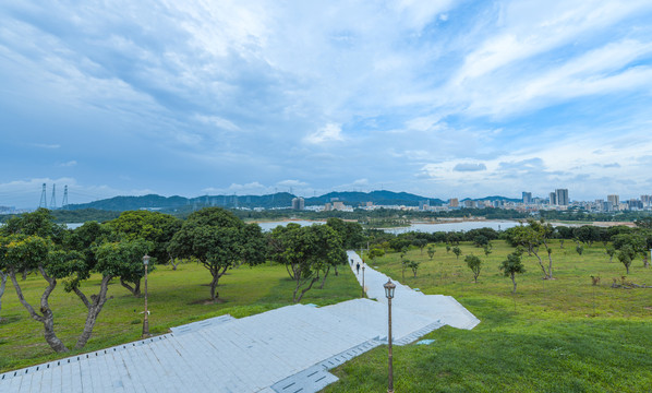 黄昏的石岩湖湿地公园