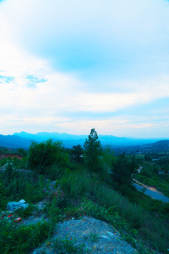 远山峻岭