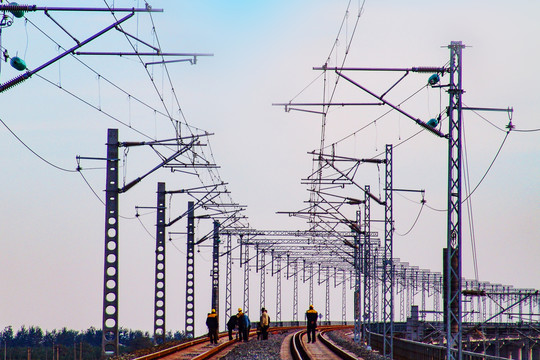 高铁牵引供电系统