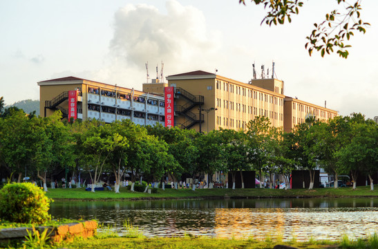 高校学生宿舍