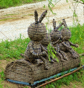 草编兔子