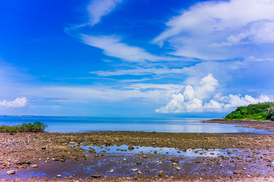 雷公岛珊瑚礁石海滩