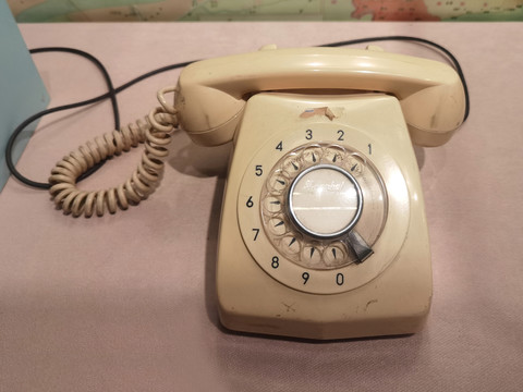 七八十年代电话机