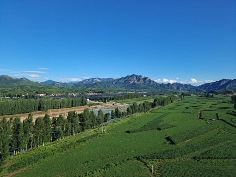 高铁沿途风景