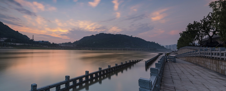 清晨日出朝霞岷江风光