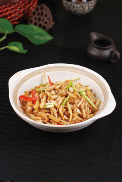 砂锅焗白玉菇