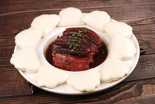 梅菜扣肉带饼