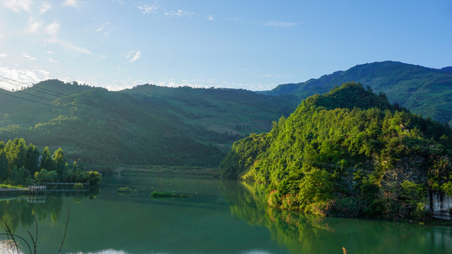 鄂坪大河湾远山