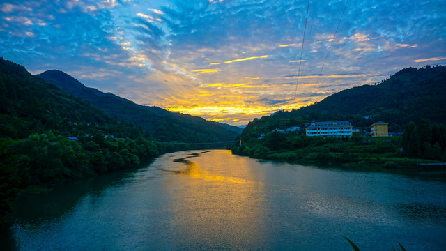 鄂坪大河湾一