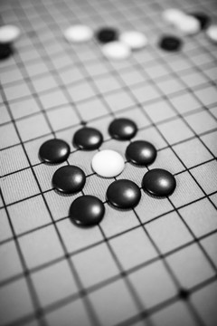 下围棋盘黑子白子