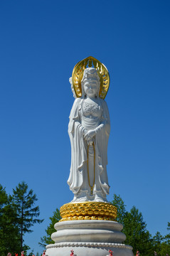 菩萨雕像