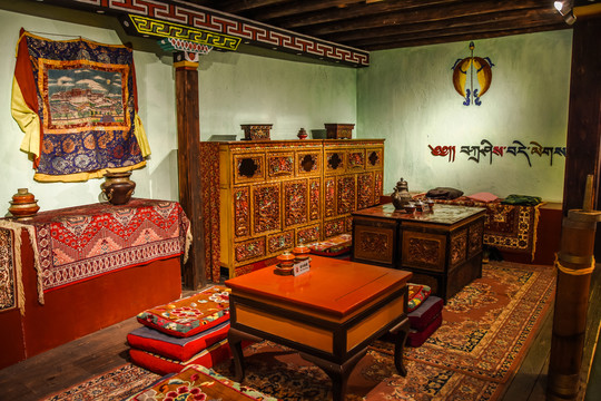 藏民家居