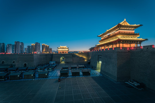 山西大同古城墙夜景