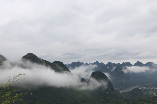 烟雨漓江