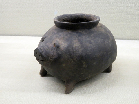 猪形陶罐