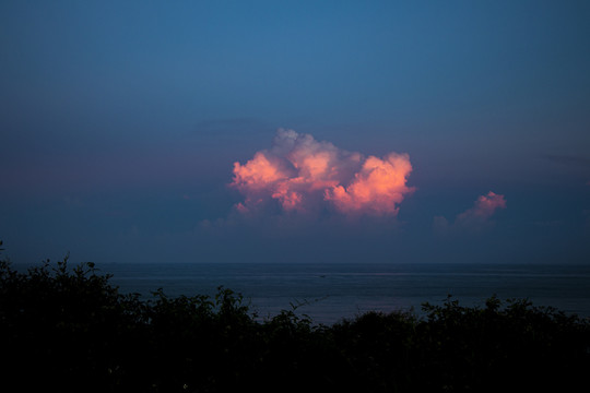 海上落日云霞