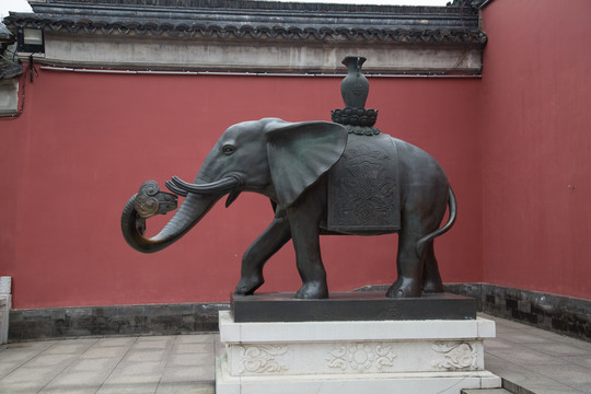 栖霞禅寺的铜象