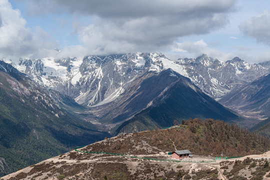 白马雪山气象观测点