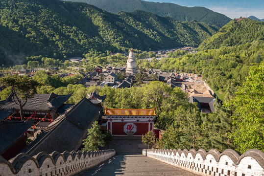 山西五台山寺庙佛塔建筑景观