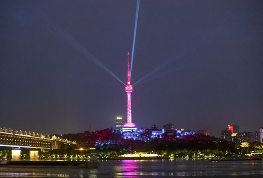 湖北龟山广播电视塔夜景