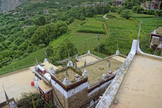四川甘孜丹巴甲居藏寨藏式家碉