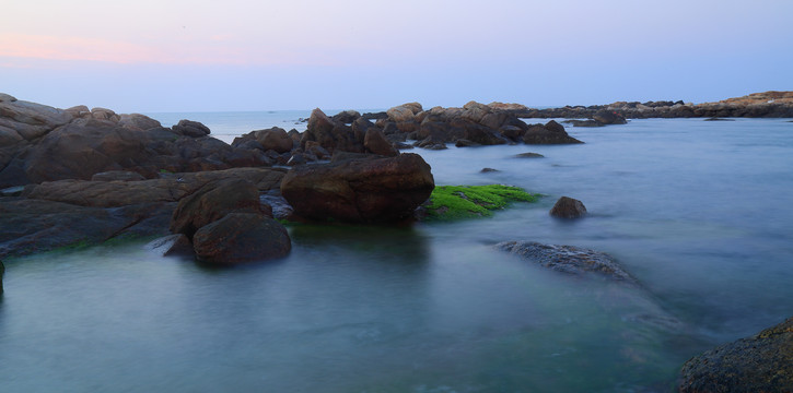 大海礁石海浪