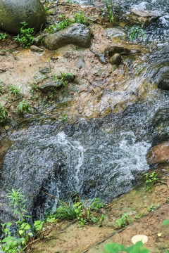 山涧溪水流水