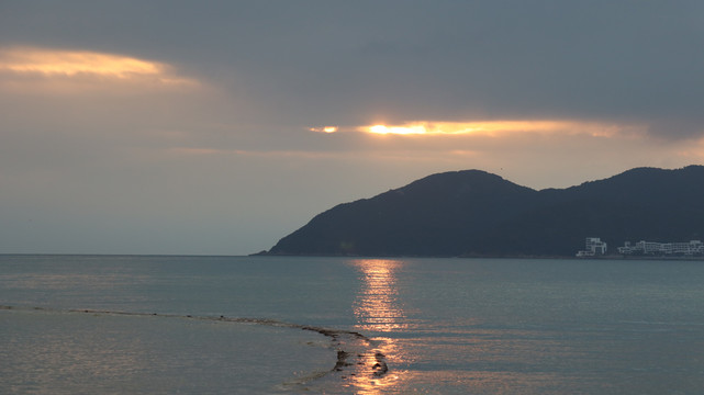 深圳大鹏湾日出