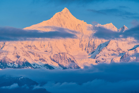 梅里雪山日出