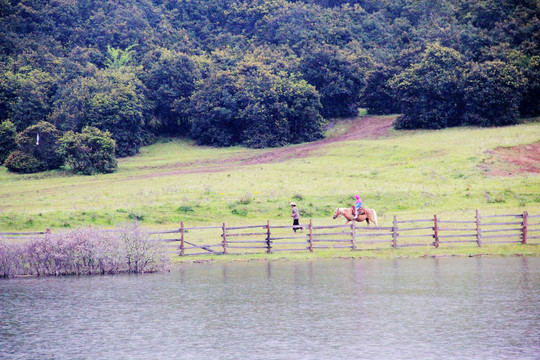 西藏波密县扎西岗村