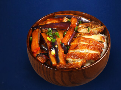 鸡排茄子盖码饭