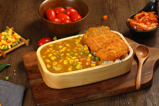 玉米鸡排盖码饭
