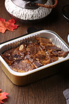 牛仔骨盖饭